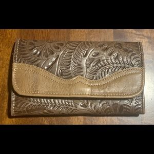 American West Leather Tri-Fold Wallet